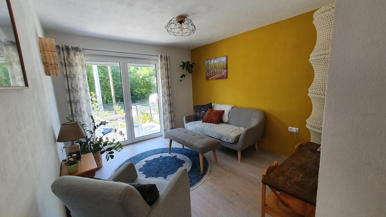River In Awesome Wonder - Terrace With Riverview Apartment *